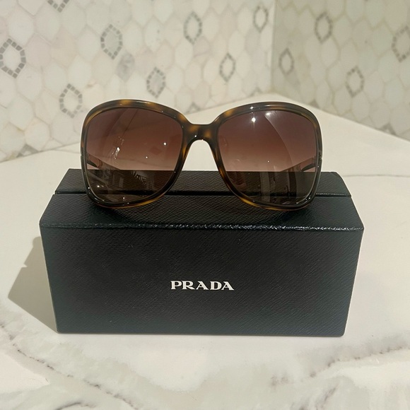 WOW! PRADA Brown and Gold Oversized Sunglasses SPR 28L Havana main image 8